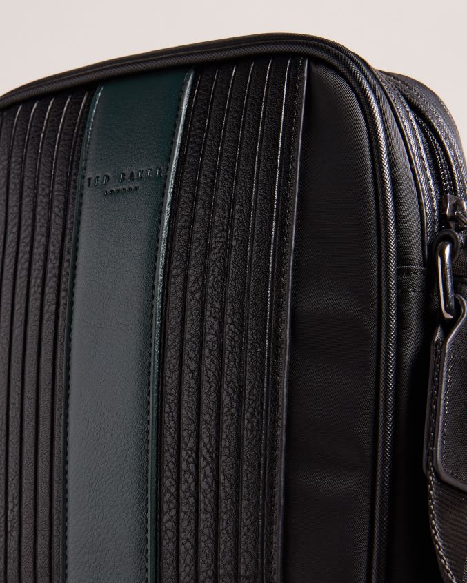 bolsas Ted Baker bolsa de voo grande listrada em pu rockie core twill preto homens 8X6HDF1761