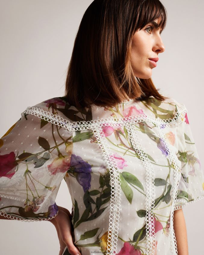 roupas Ted Baker top floral arelln com gola alta e detalhes em renda branco mulheres 8X6HDF230